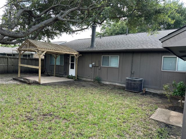 3706 Luton Park Drive, Houston, TX 77082