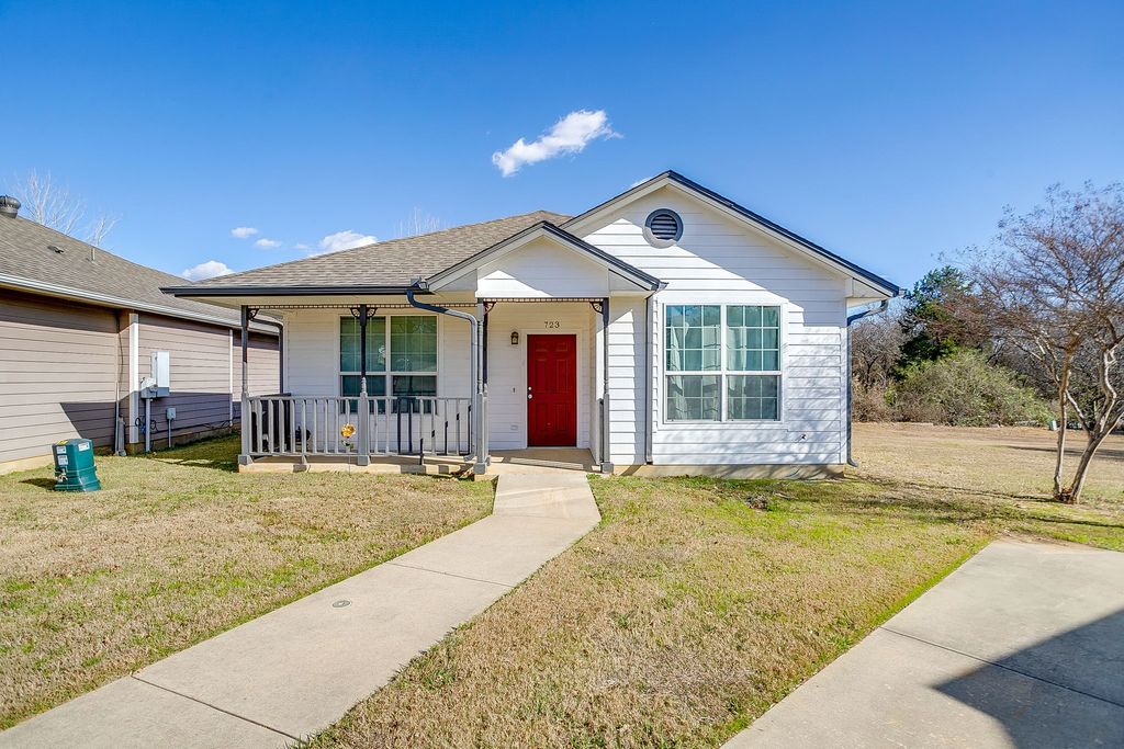 723 Hometown Village Court, Joshua, TX 76058