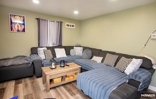 78 Dudley Drive, Bergenfield, NJ 07621