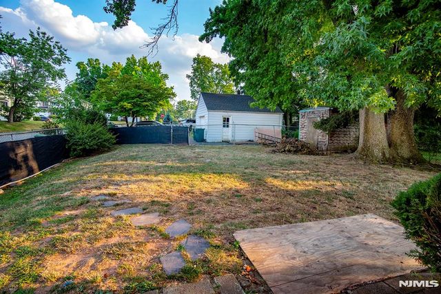 78 Dudley Drive, Bergenfield, NJ 07621