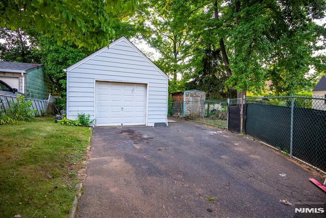 78 Dudley Drive, Bergenfield, NJ 07621
