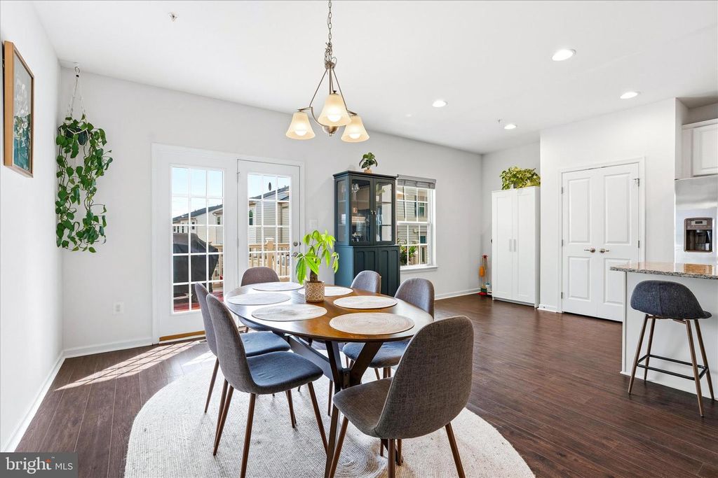 Image 15 of property listing at 5923 LEBEN DR, Frederick, MD 21703