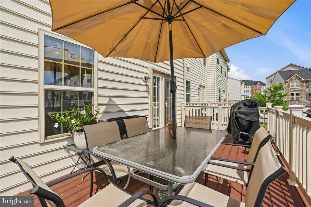 Image 17 of property listing at 5923 LEBEN DR, Frederick, MD 21703