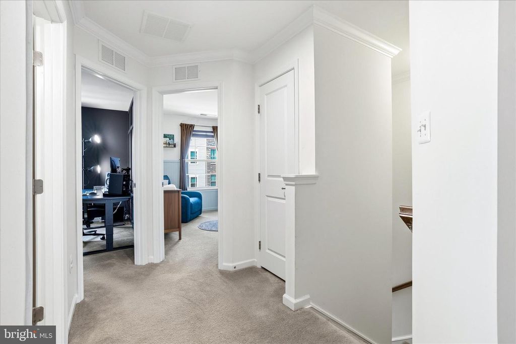 Image 19 of property listing at 5923 LEBEN DR, Frederick, MD 21703