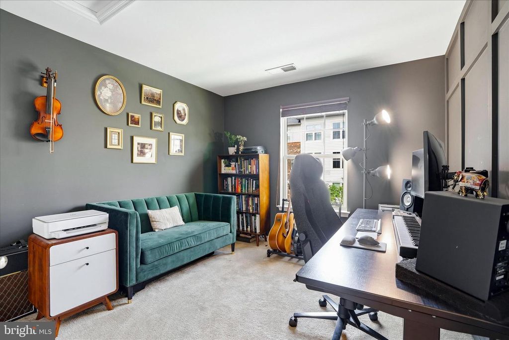 Image 30 of property listing at 5923 LEBEN DR, Frederick, MD 21703