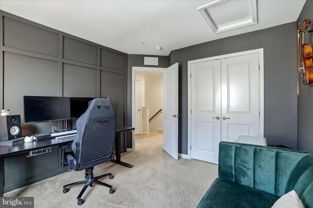 Image 31 of property listing at 5923 LEBEN DR, Frederick, MD 21703