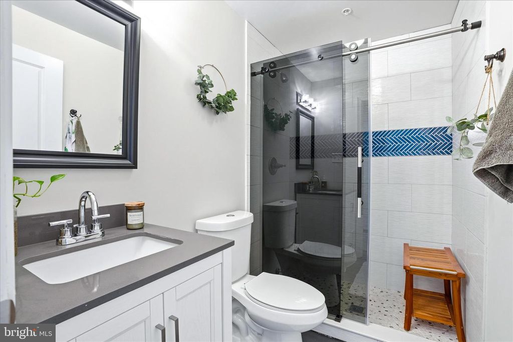 Image 36 of property listing at 5923 LEBEN DR, Frederick, MD 21703