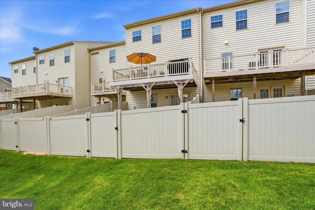 Image 43 of property listing at 5923 LEBEN DR, Frederick, MD 21703