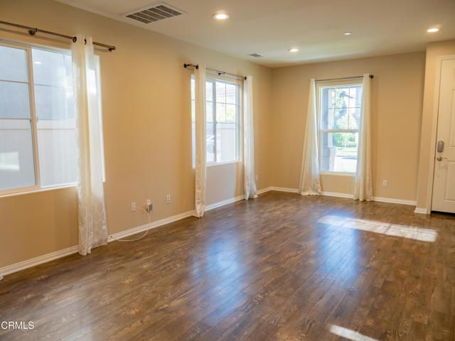 520 Nile River Drive, Oxnard, CA 93036