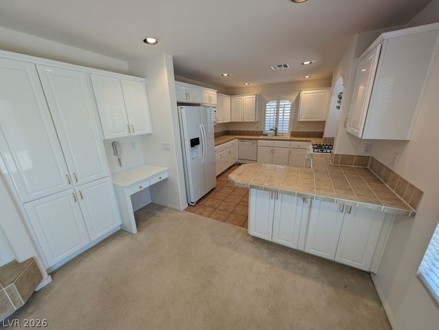 10900 Royal Highlands Street, Las Vegas, NV 89141