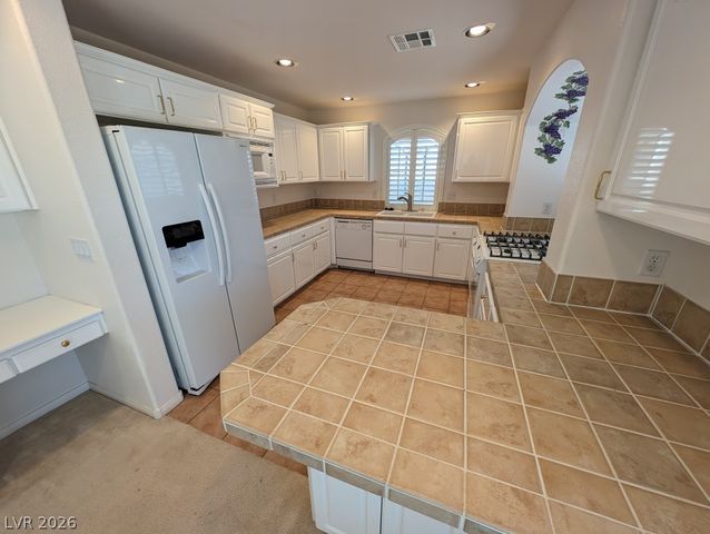 10900 Royal Highlands Street, Las Vegas, NV 89141