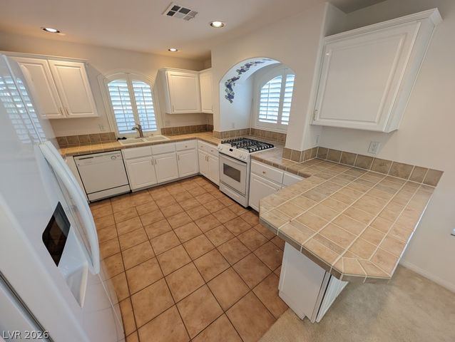 10900 Royal Highlands Street, Las Vegas, NV 89141