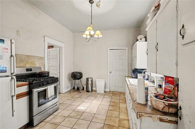 3220 E 11th Street, Kansas City, MO 64127