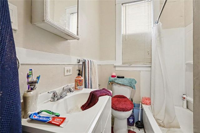 3220 E 11th Street, Kansas City, MO 64127