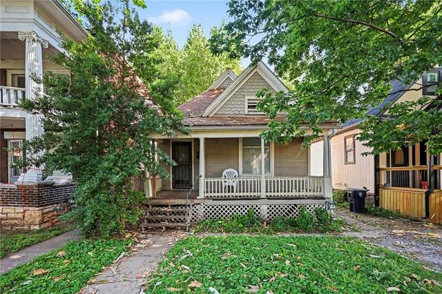 3220 E 11th Street, Kansas City, MO 64127