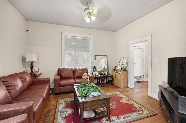 3220 E 11th Street, Kansas City, MO 64127