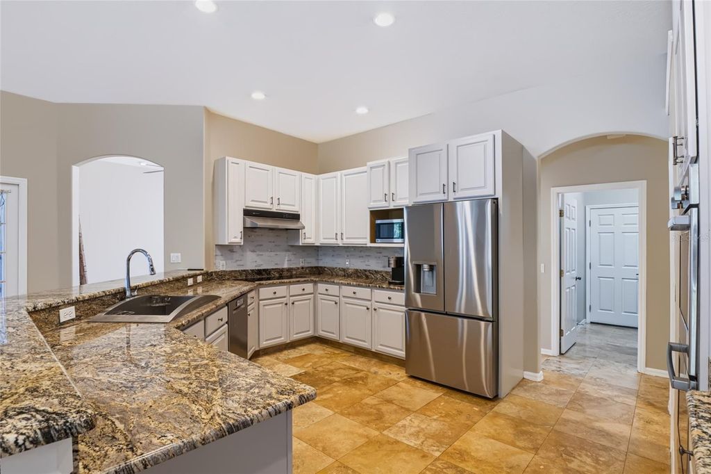 Image 4 of property listing at 16208 ARROWHEAD TRAIL, Clermont, FL 34711