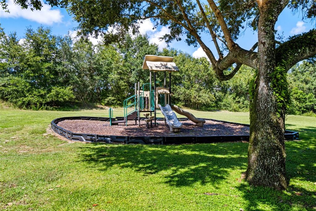 Image 43 of property listing at 16208 ARROWHEAD TRAIL, Clermont, FL 34711