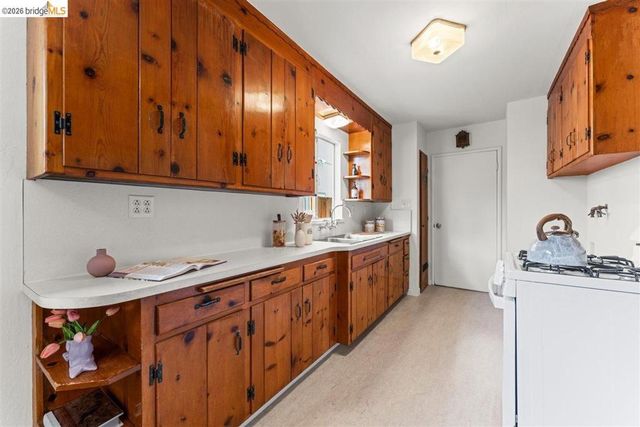 5832 San Jose Ave, Richmond, CA 94804