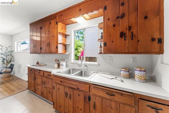 5832 San Jose Ave, Richmond, CA 94804