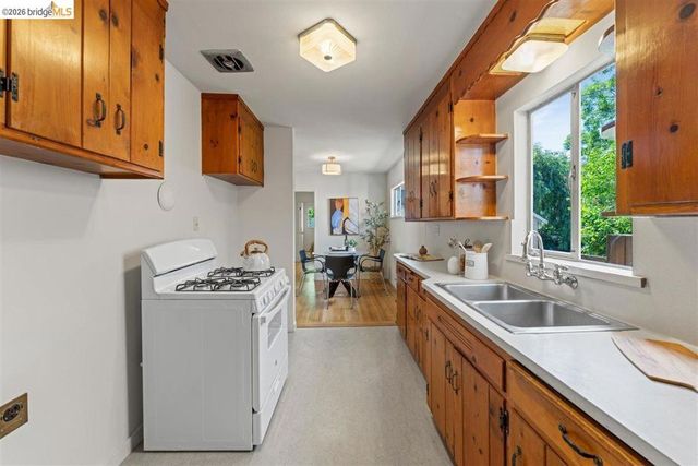 5832 San Jose Ave, Richmond, CA 94804