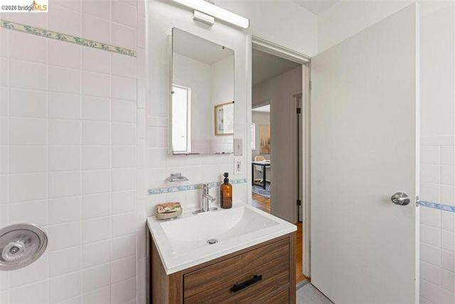 5832 San Jose Ave, Richmond, CA 94804