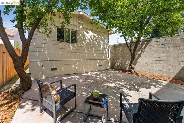 5832 San Jose Ave, Richmond, CA 94804