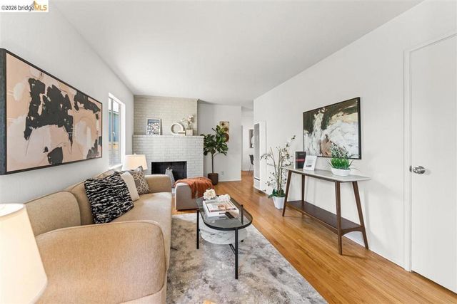 5832 San Jose Ave, Richmond, CA 94804