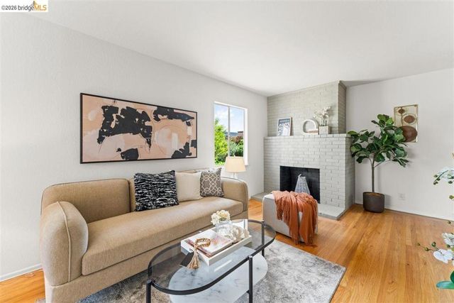 5832 San Jose Ave, Richmond, CA 94804