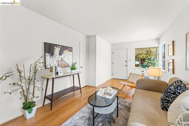 5832 San Jose Ave, Richmond, CA 94804