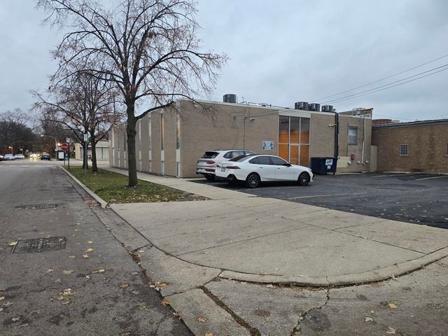 3425 W Peterson Avenue, Chicago, IL 60659