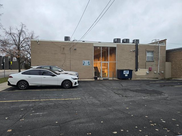 3425 W Peterson Avenue, Chicago, IL 60659