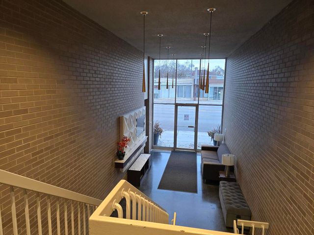 3425 W Peterson Avenue, Chicago, IL 60659