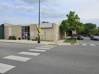 3425 W Peterson Avenue, Chicago, IL 60659