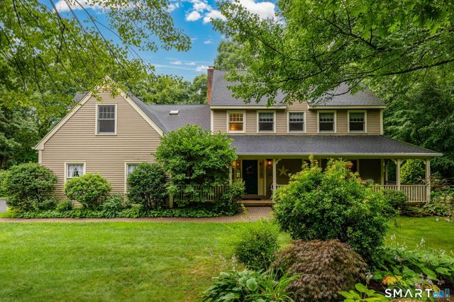 31 Knollwood Drive, New Hartford, CT 06057