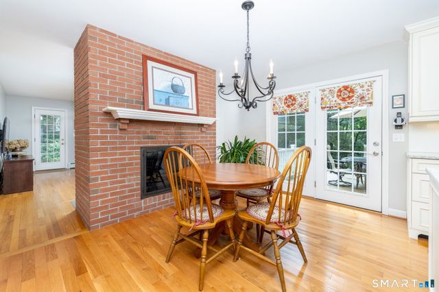 31 Knollwood Drive, New Hartford, CT 06057