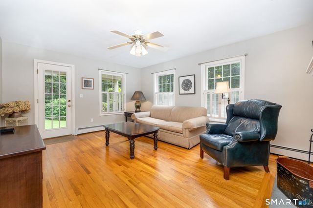 31 Knollwood Drive, New Hartford, CT 06057