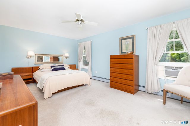 31 Knollwood Drive, New Hartford, CT 06057