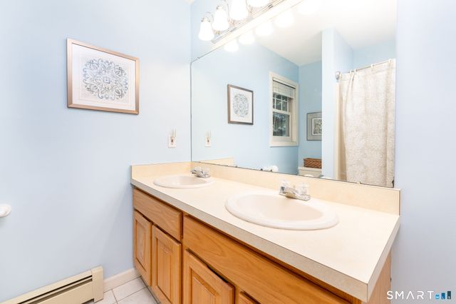 31 Knollwood Drive, New Hartford, CT 06057