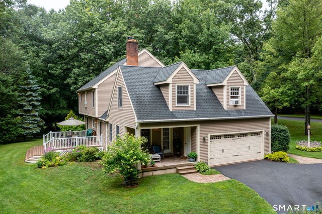 31 Knollwood Drive, New Hartford, CT 06057