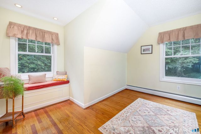 31 Knollwood Drive, New Hartford, CT 06057