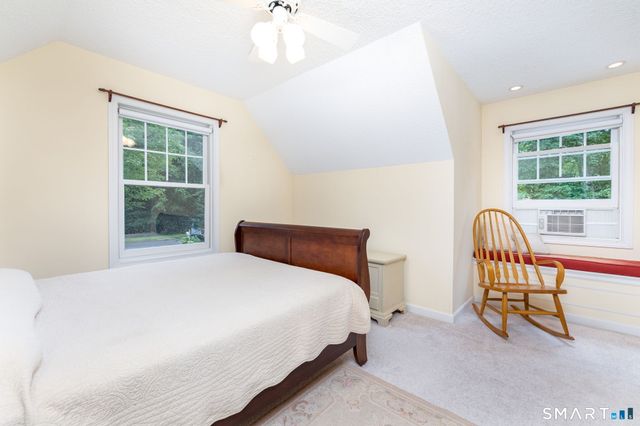 31 Knollwood Drive, New Hartford, CT 06057