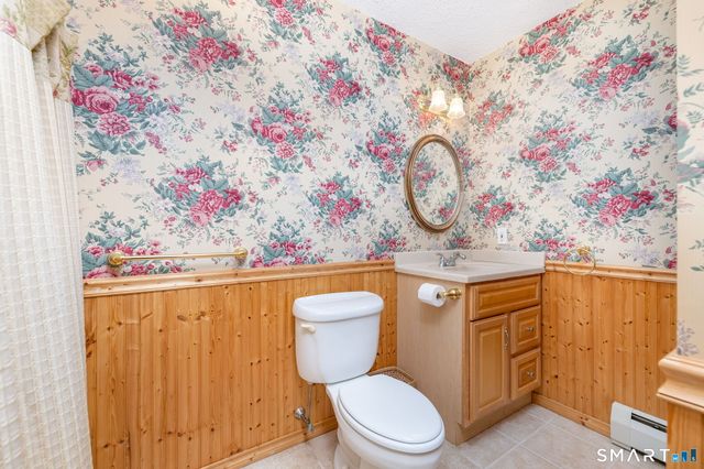 31 Knollwood Drive, New Hartford, CT 06057