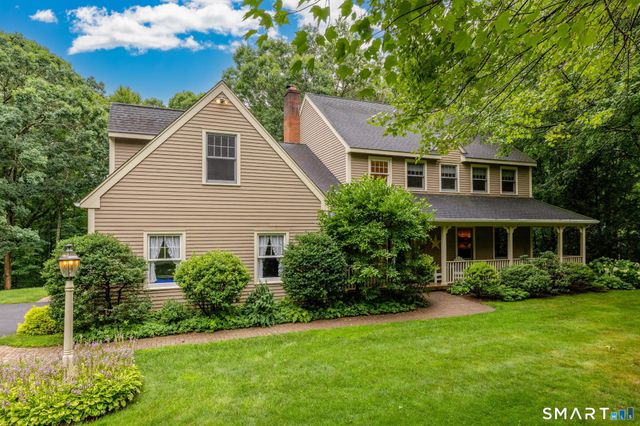 31 Knollwood Drive, New Hartford, CT 06057