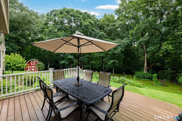31 Knollwood Drive, New Hartford, CT 06057