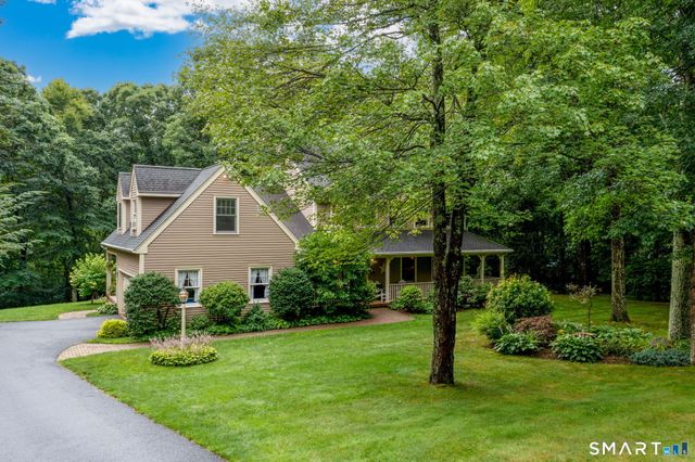 31 Knollwood Drive, New Hartford, CT 06057