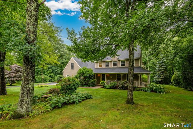 31 Knollwood Drive, New Hartford, CT 06057