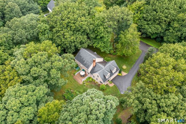 31 Knollwood Drive, New Hartford, CT 06057