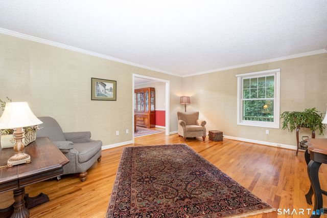 31 Knollwood Drive, New Hartford, CT 06057