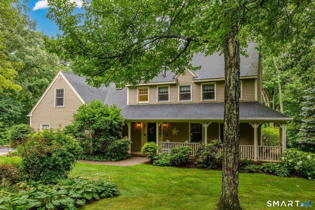 31 Knollwood Drive, New Hartford, CT 06057